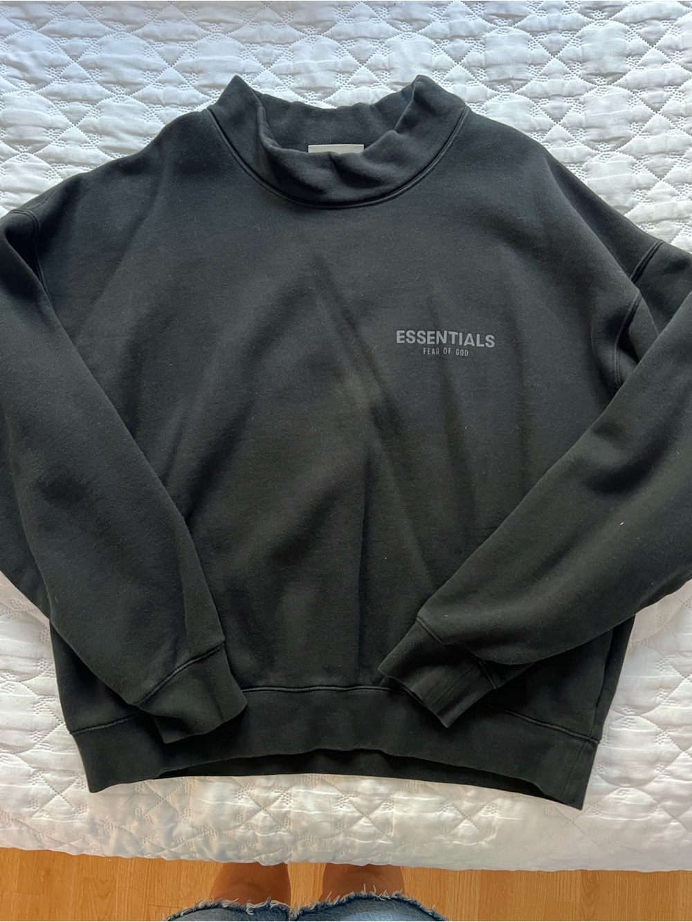 ESSENTIALS by Fear of God Black Logo Mockneck Sweater